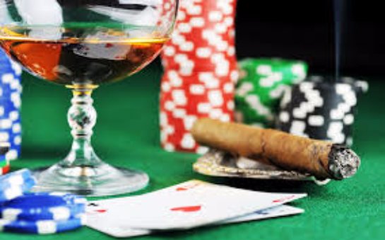 Виртуальный покер и игровые аппараты в сети: правила и возможности