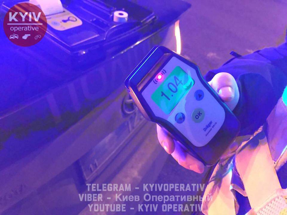 В Киеве из-за алкоголя произошло ДТП (Фото) (Видео) 