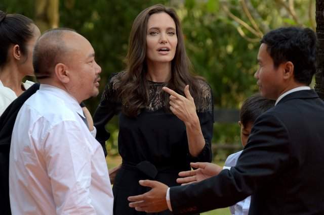Анджелина Джоли оправилась от развода и вышла в свет (фото)