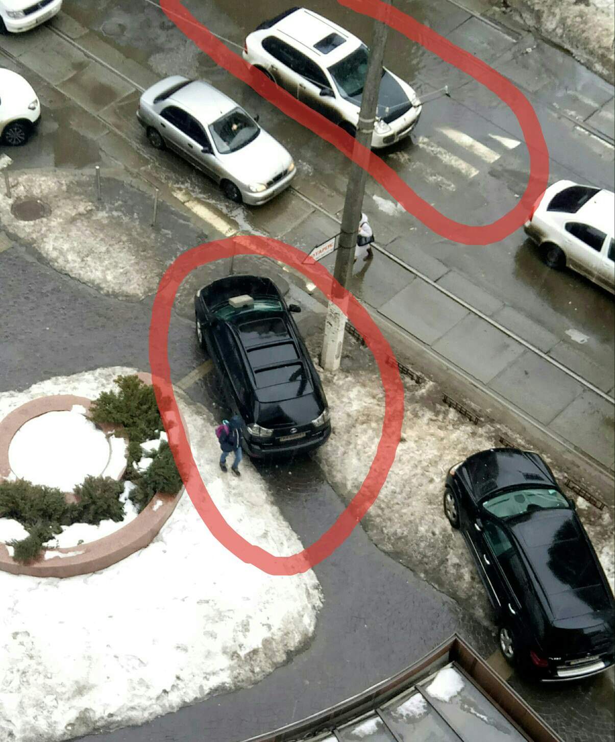 Фотофакт: в Киеве нескольких героев парковки заметили в одном месте