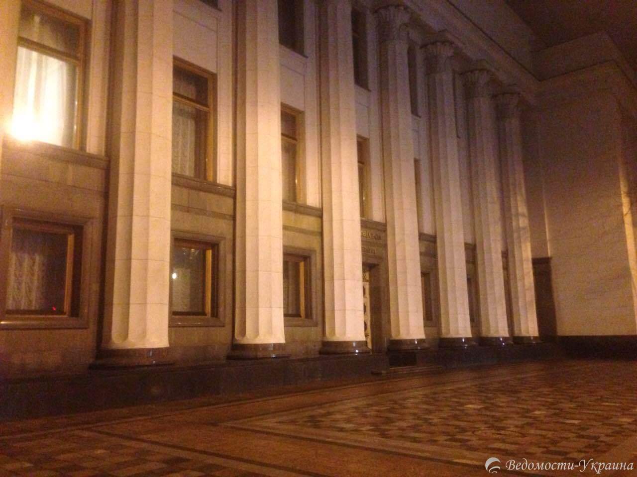 Правительственный квартал в Киеве утих после дневных протестов (Фото)
