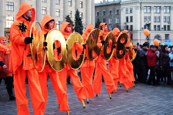Парад на Масленицу в Харькове вызвал резонанс в соцсетях (Видео, фото)