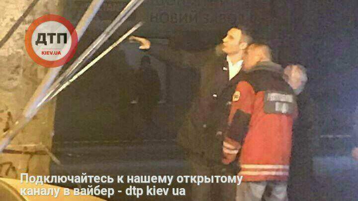 Мер Киева лично руководит работами по ликвидации аварии на Шулявском мосту  (Фото)