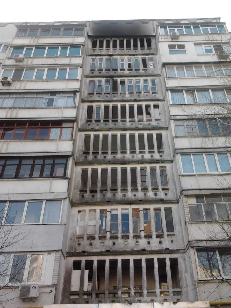 Харьковские курильщики спровоцировали пожар в многоэтажном доме (Фото)