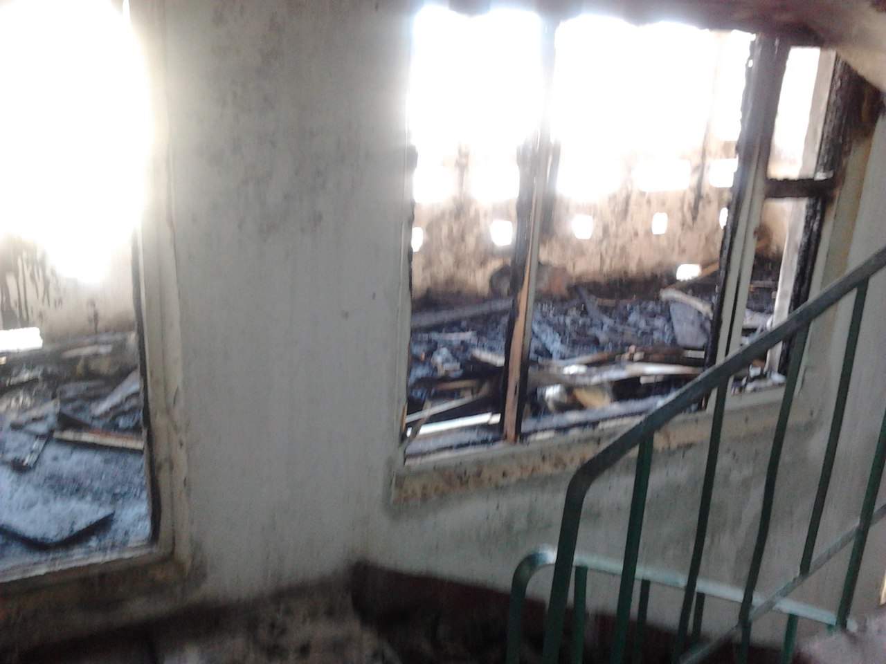 Харьковские курильщики спровоцировали пожар в многоэтажном доме (Фото)