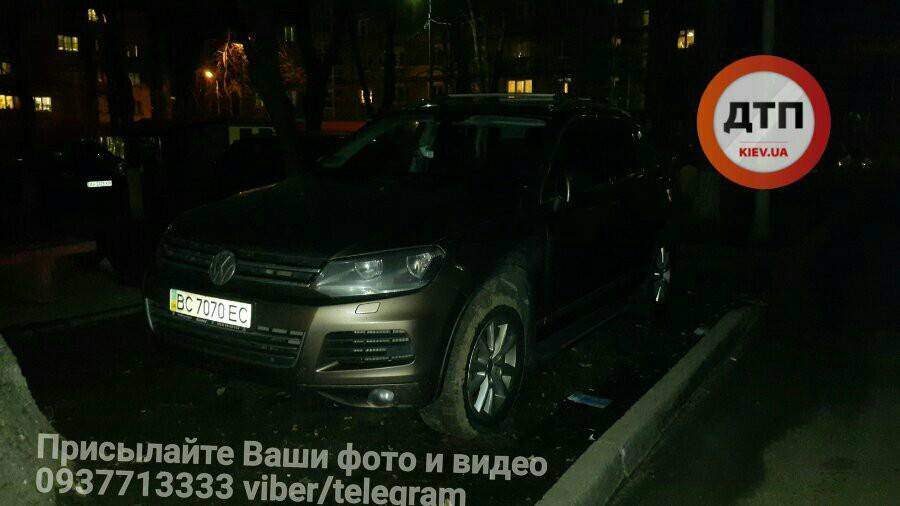 В Киеве обнаружен очередной "мастер парковки" (Фото)