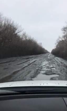 Трасса Донецк-Запорожье находится в ужасающем состоянии (видео)