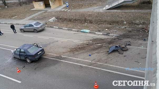 Ужасающее ДТП в Киеве: от удара об опору моста водитель вылетел через лобовое стекло (фото)