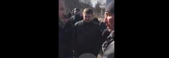 На Сумщине общественники пытались прогнать "блокадников" с позиций редута (видео)