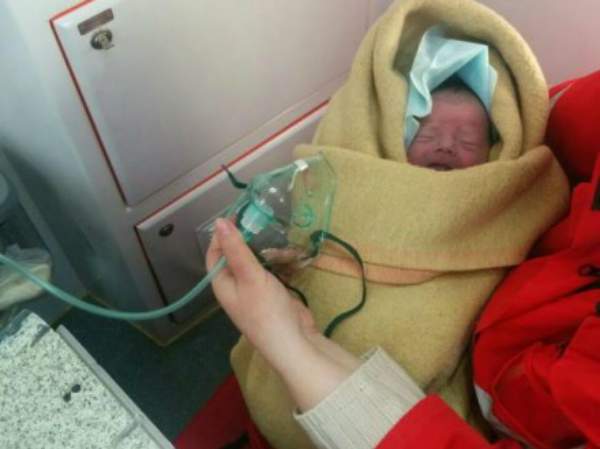 В Запорожье мать бросила новорожденного ребёнка на произвол судьбы прямо на улице