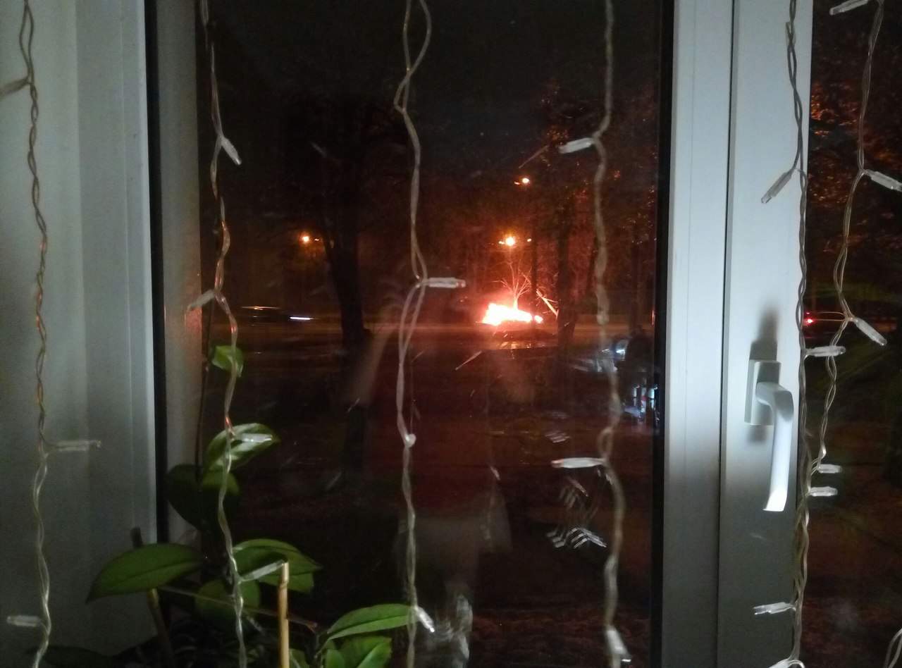 В Харькове сгорел дотла автомобиль (фото)