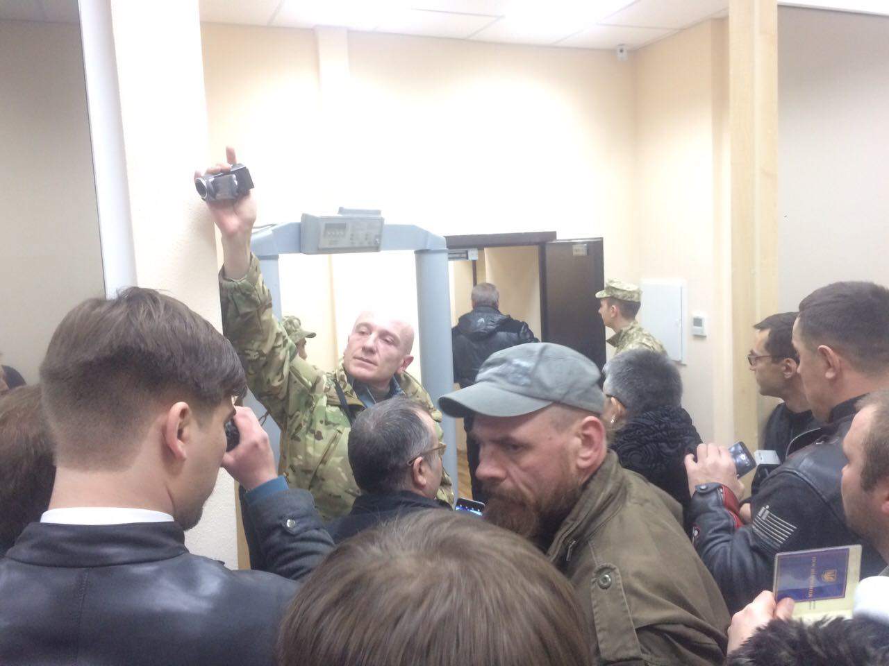 В Киеве активисты требуют диалога с прокурором и грозятся дойти до ВР и АП (видео)