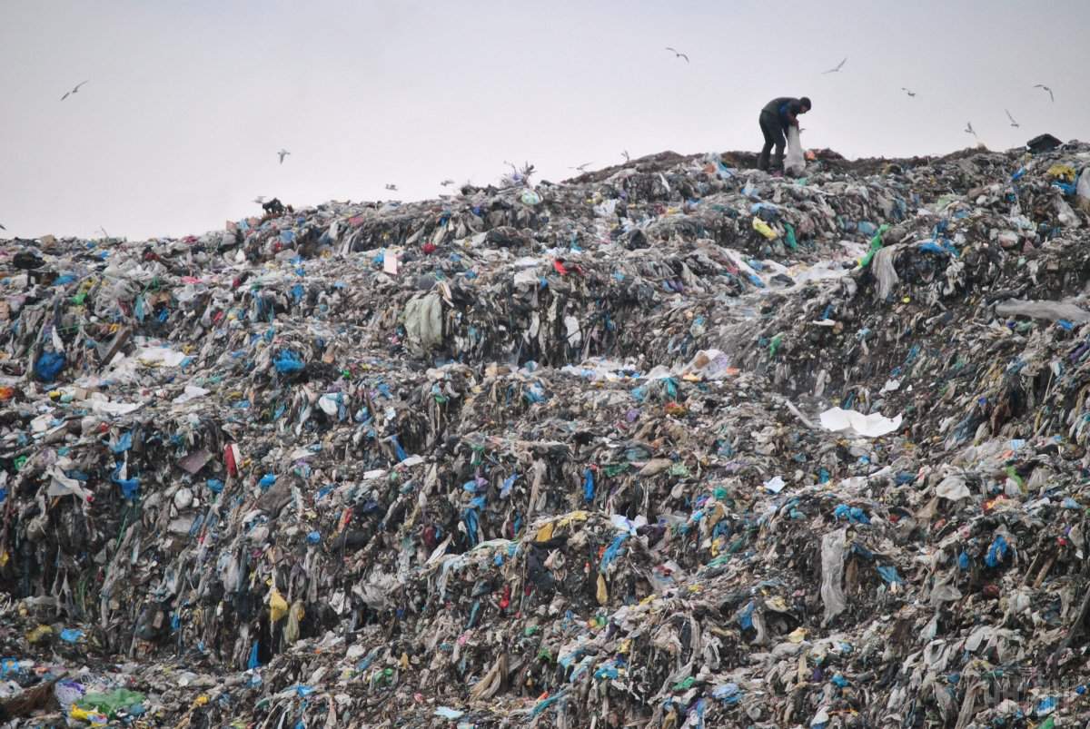 Запорожский мусорный полигон с высоты птичьего полета (Видео)