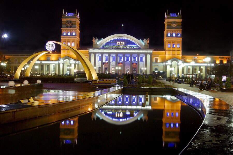 Харьковский Южный вокзал как отдельный вид прекрасного (Фото)