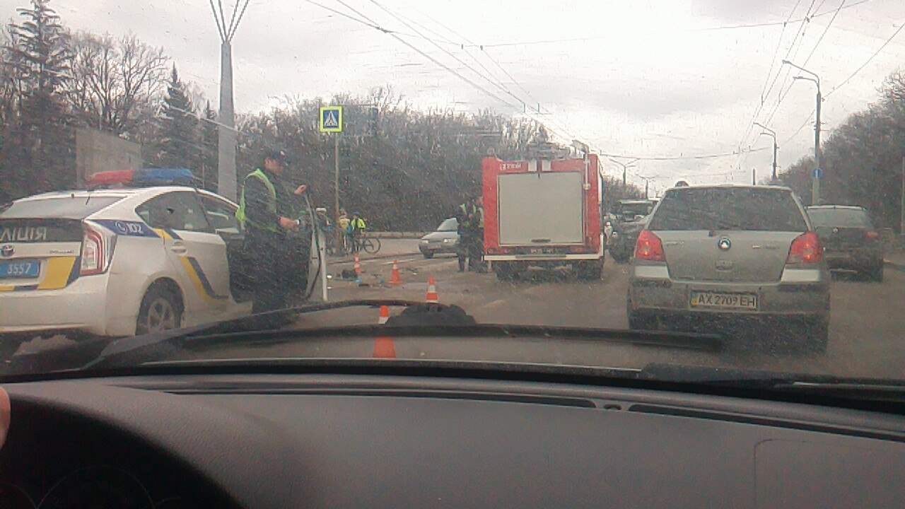 Под Харьковом на Белгородском шоссе произошло ДТП из-за отсутствия светофора (фото)