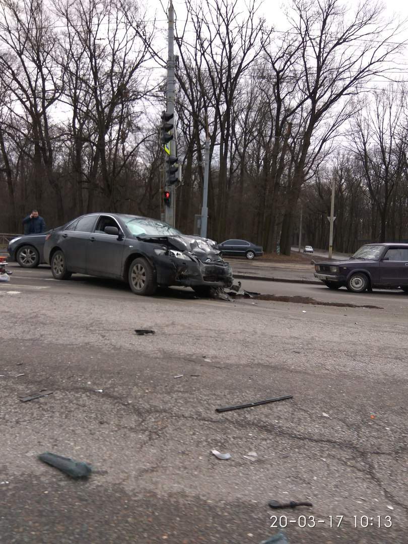 Под Харьковом на Белгородском шоссе произошло ДТП из-за отсутствия светофора (фото)