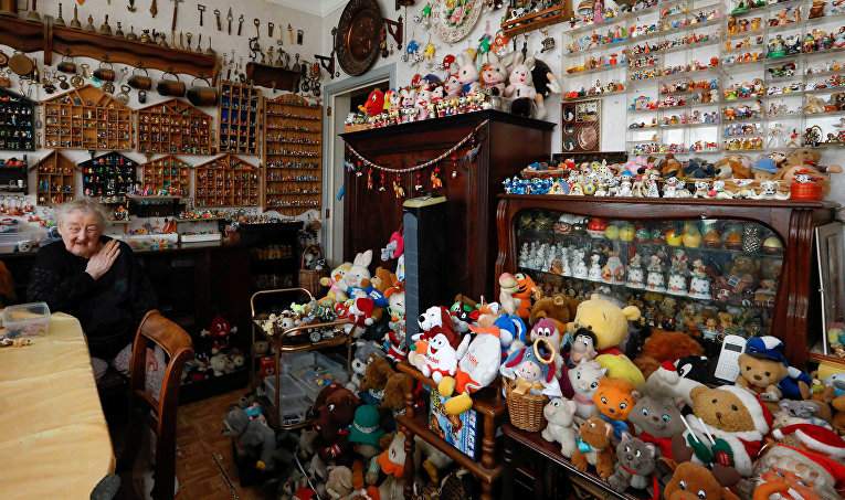 Жительница Бельгии обладает коллекцией из 20 тысяч мягких и пластиковых игрушек (Фото)