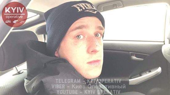 Киевские грабители проникли в дом к пенсионерке и украли сервиз (фото)