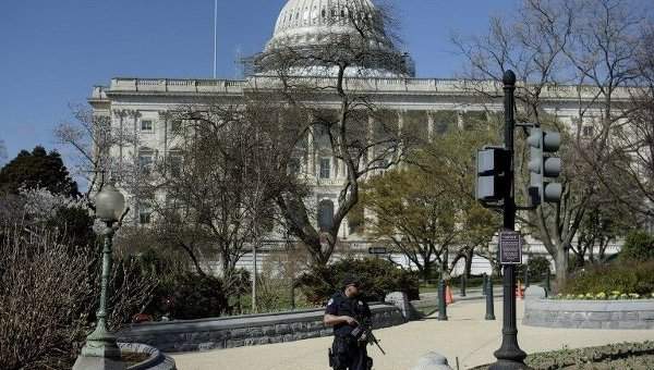 Стрельба в Вашингтоне: Водитель пытался задавить полицейских