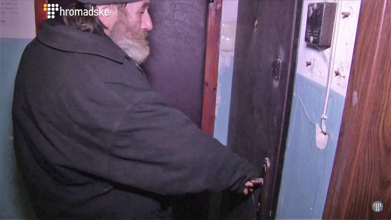 В Киеве пенсионер-интеллигент смог вернуть квартиру после трёхлетнего бомжевания (фото)