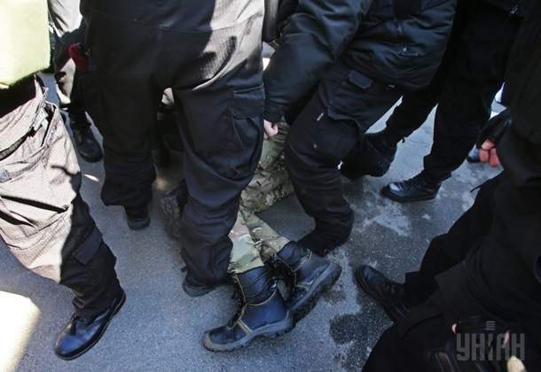 Хроника митинга под МВД: силовики атаковали мирных демонстрантов (фото)