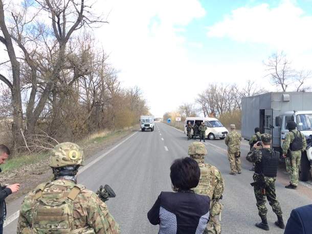 Представители "ДНР" передали украинским властям 14 заключённых для отбывания срока