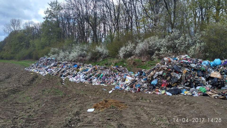 Во Львове без ведома жителей образовалось новое мусорная свалка (Фото)