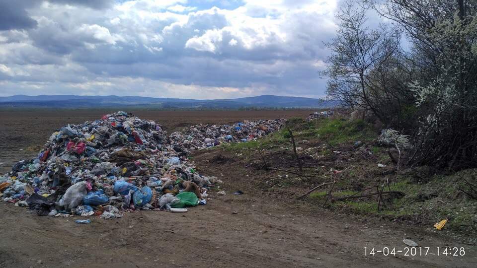 Во Львове без ведома жителей образовалось новое мусорная свалка (Фото)