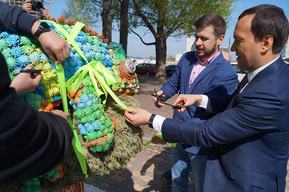 Гостей «Евровидения» в Киеве будет встречать разноцветный  хамелеон (фото)