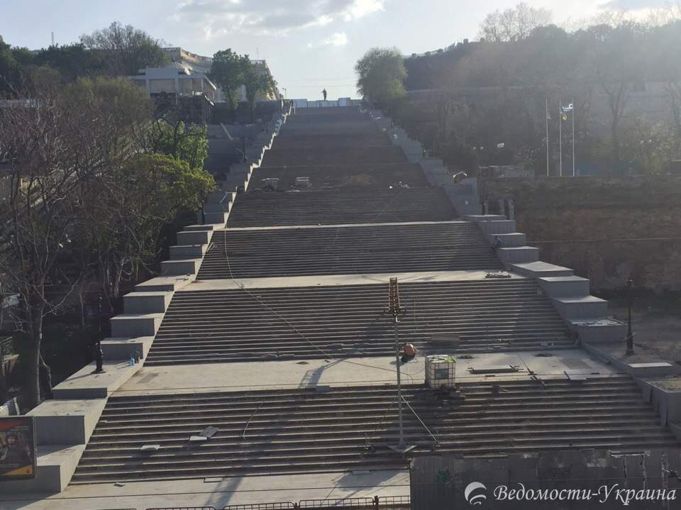 В Одессе заканчивают ремонт Потёмкинской лестницы (фото)