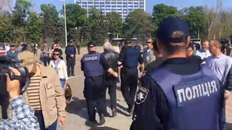 В Одессе на Куликовом поле продолжаются массовые задержания (видео)