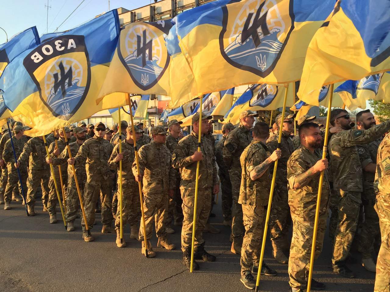 В Бердянске к третей годовщине основания полка АЗОВ прошел марш (Фото)