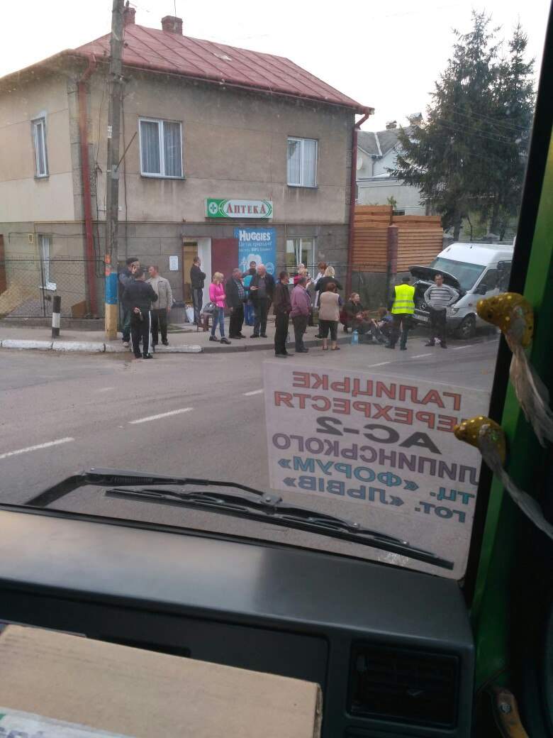 Во Львовской области автомобиль совершил наезд на человека (фото)