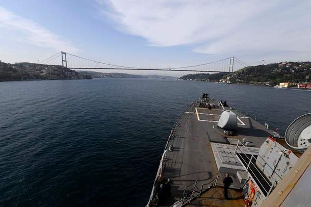 Ракетный эскадренный миноносец США вошел в Черное море для проведения операций