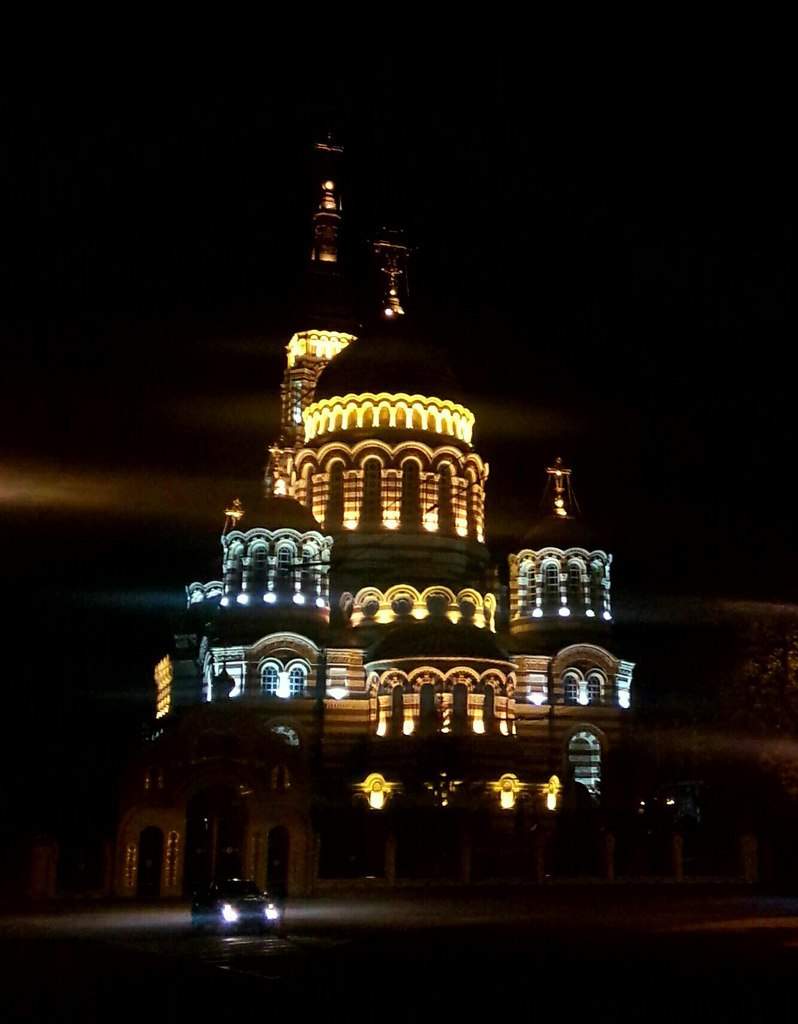 Ночной Харьков заколдовывает своими видами (Фото)