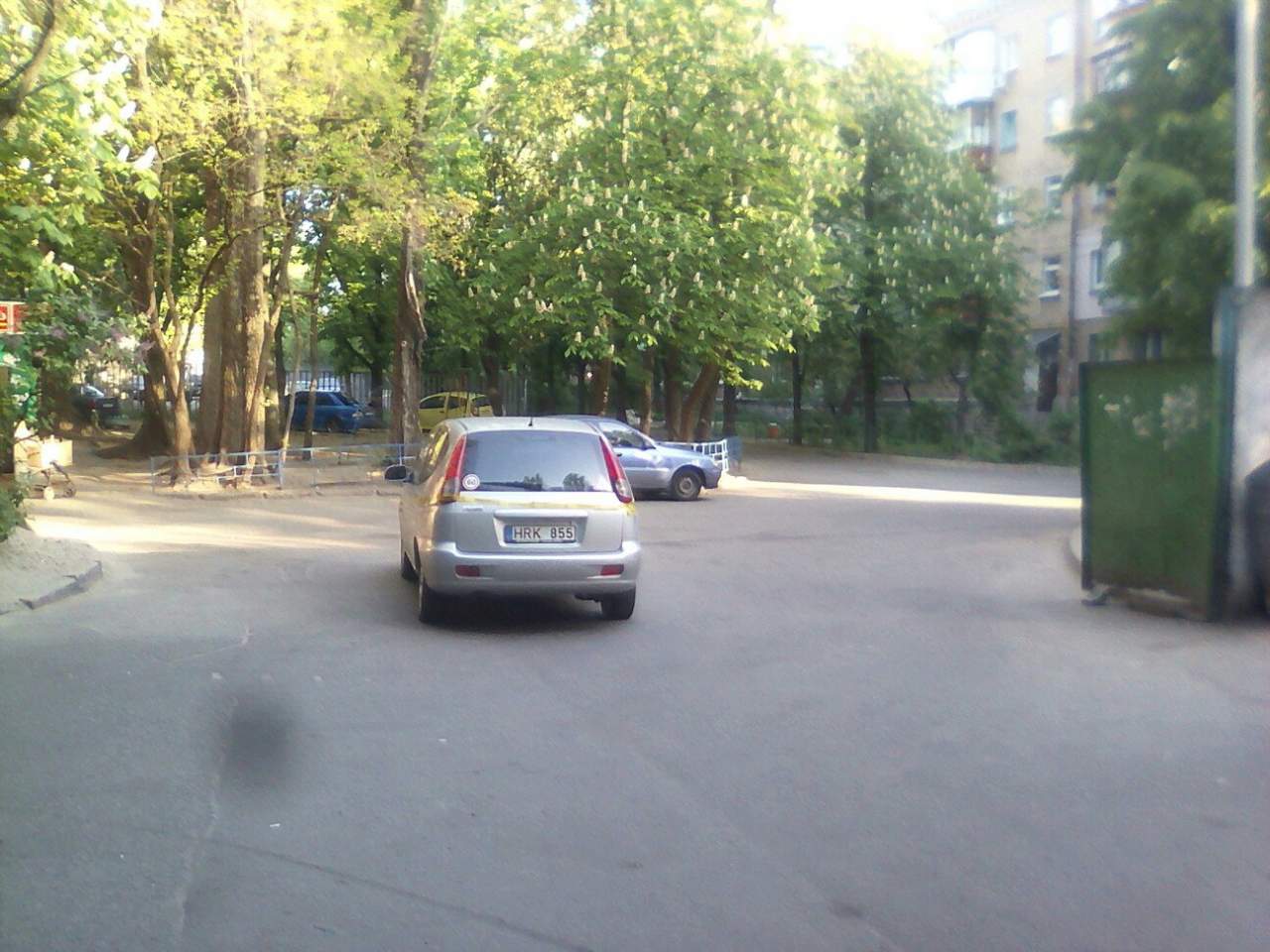 "Мудоскотч": в Киеве нашли новый способ как отомстить мастерам парковки (фото)
