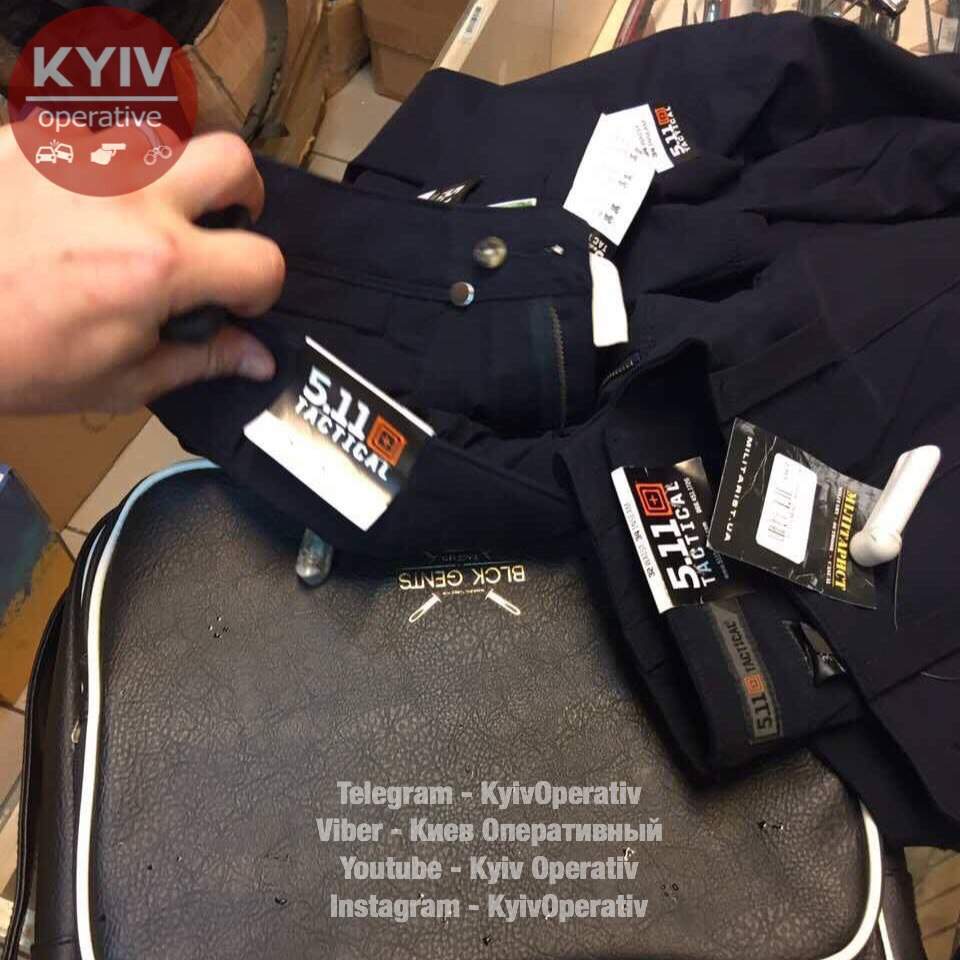 В Киеве на краже двух пар брюк погорел сотрудник МВД (фото, видео)