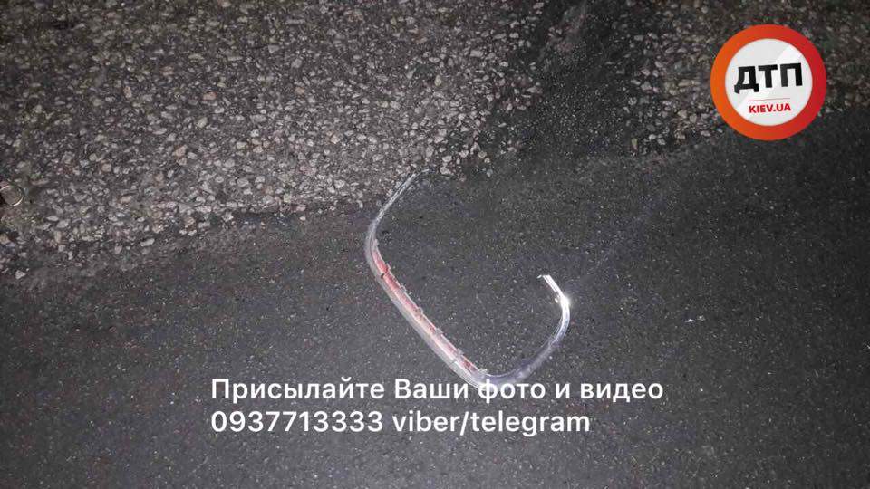 «Кто виноват и что делать»:  в Киеве на Окружной женщина-пешеход угодила под колёса БМВ (фото)