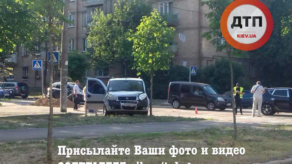 Очередная авария с пострадавшими в Киеве: Столкнулись две легковушки (Фото)