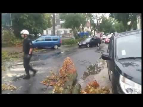 На Молдавию обрушился страшный ураган (видео)