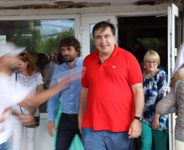 На Винничине неизвестный напал с зелёнкой на Саакашвили (фото)