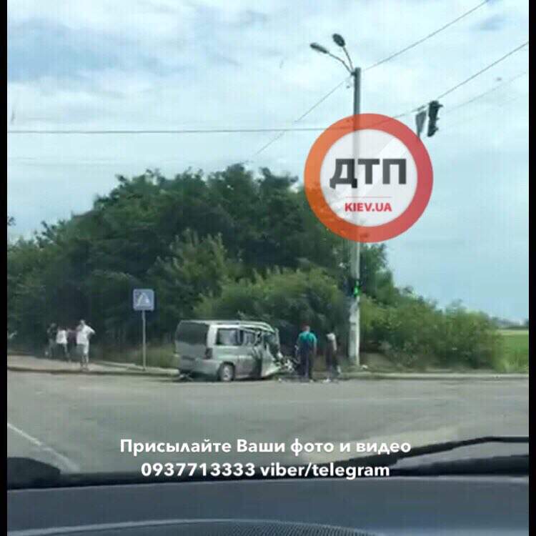 На трассе Киев-Одесса произошло сокрушительное ДТП (фото)