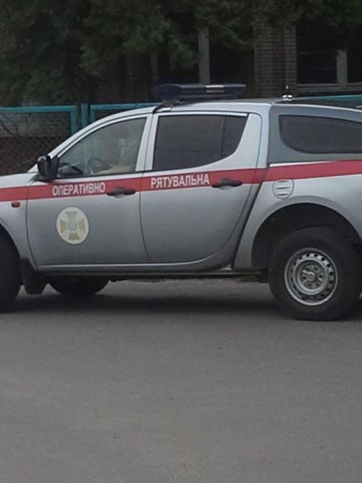 Во Львове на территории школы обнаружили взрывчатку (фото)