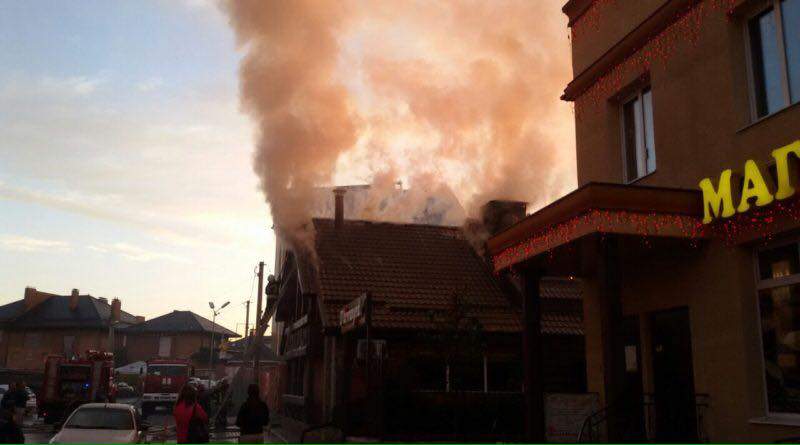 На Киевщине горел двухэтажный ресторан (Фото)