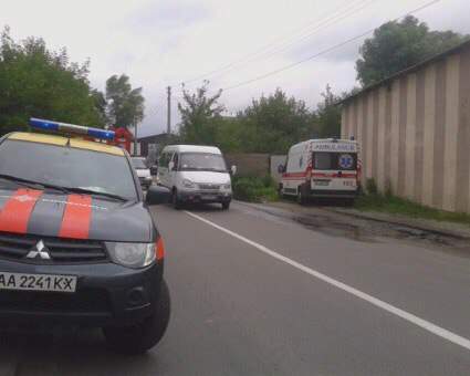 В Киеве в результате возгорания электрокабеля погиб водитель автокрана (фото)