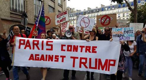 Париж захлестнули массовые протесты против визита Трампа в страну (фото)