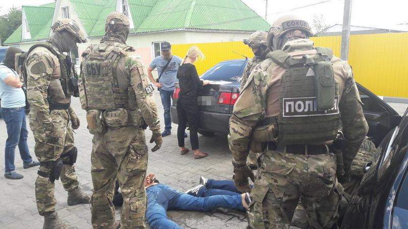 В Житомирской области СБУ задержала банду вымогателей (фото)