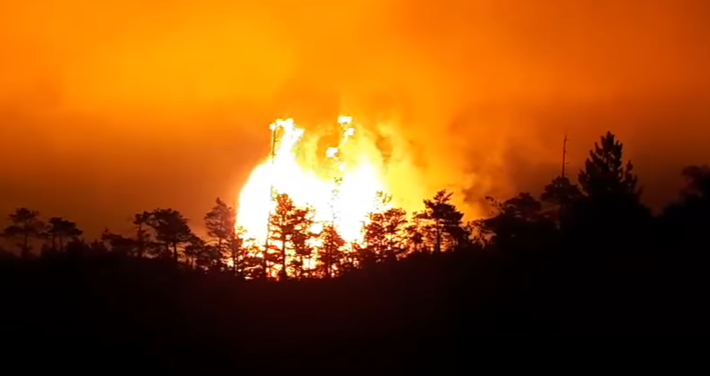 На газопроводе в РФ произошел сильнейший взрыв (Видео)