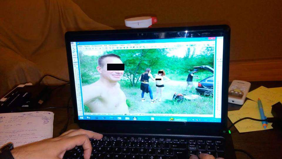 В Украине разоблачили порно-фотографа взрослых и несовершеннолетних (фото)