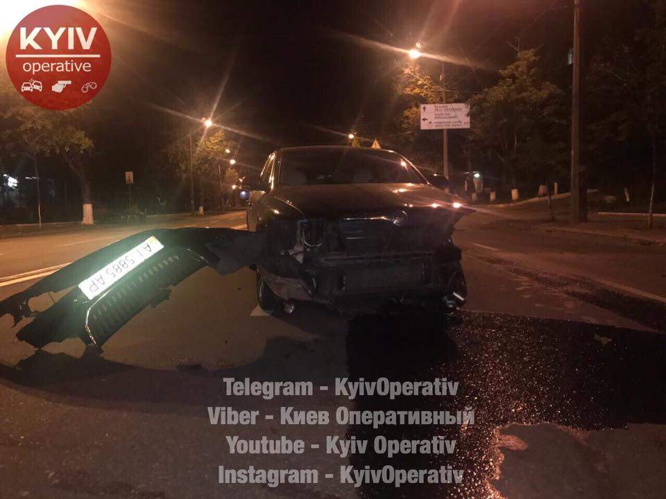 В столице произошло столкновение двух авто из-за нарушения ПДД (Видео)